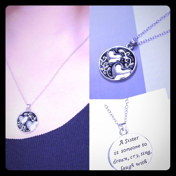 Silver necklace Sister Love 3d Heart Double Sided Neckace NWT - Picture 4 of 5